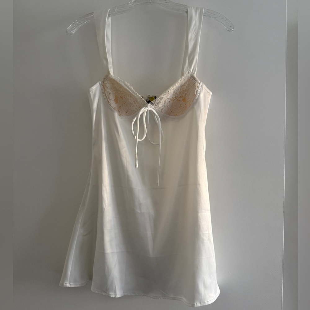 FINESSE Mabel White Lace Satin Mini Dress | XS